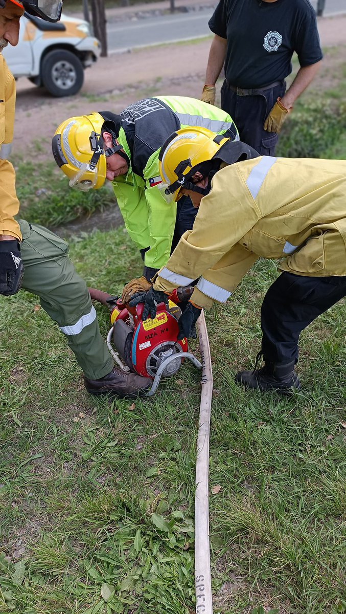energiayamb_mza's tweet photo. Nueva capacitación en combates de incendios forestales: el personal se prepara para la temporada de riesgo
Más info: https://t.co/1scJqtOqYr https://t.co/ugcGcgTqpe