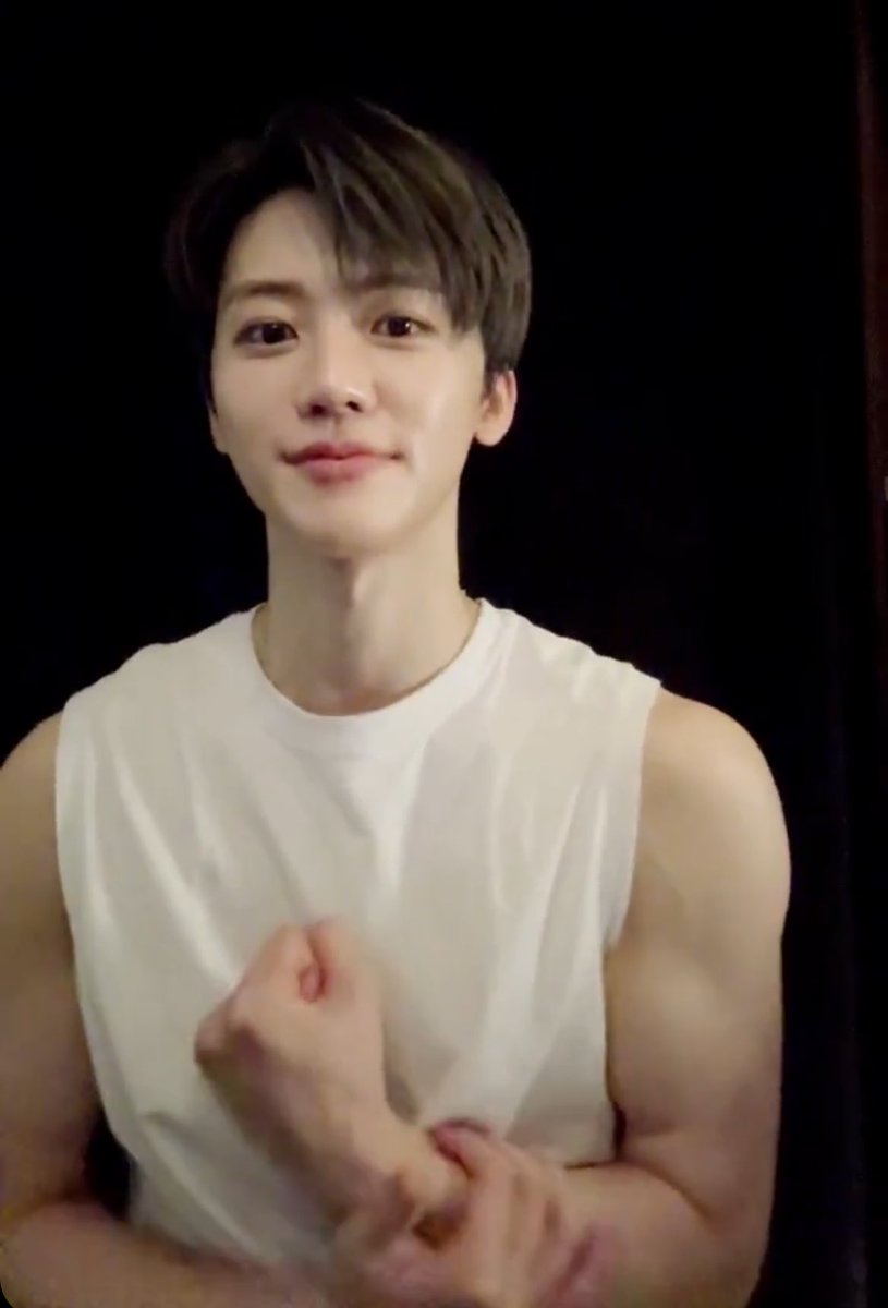 มีคนขอให้ฮีเบ่งกล้ามป้ะ ช่วยนี่ด้วย ใครก้ได้ช่วด้