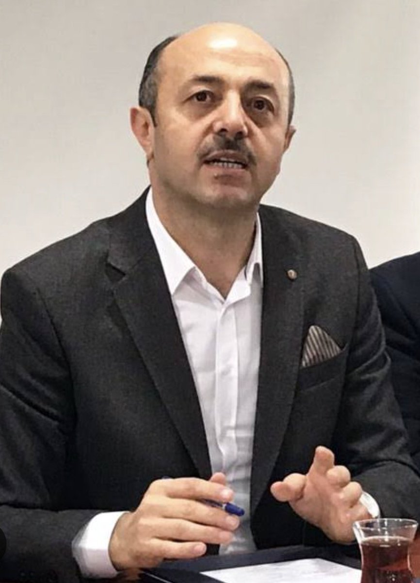 Eğitim Bir Sen Genel Sekreteri <a href="/talatyavuz29/">Talat YAVUZ</a>: 
ÇÖZÜM ARTIK EK KONTENJANDA

Öğretmen atamalarında bu akşam saatlerinde şahit olduğumuz gözyaşı, sitem ve feveranı aylar öncesinden gördük, yazdık, konuştuk, anlattık. Çabamız yetmedi maalesef, geçmişe takılmadan bu aşamada,