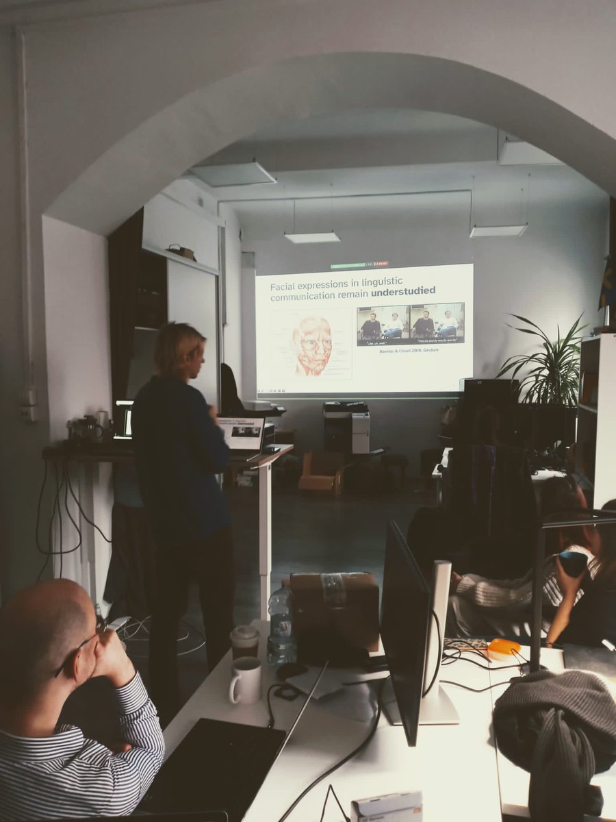 cles_ncu's tweet image. Two talks today at #CLESmeeting: Bogna Bylicka - "Intelligent Systems: the Interplay of AI, Neuroscience and CogSci" and @jonasnoelle - "The antonymic expression hypothesis: How facial expressions evolved into multifaceted components of multimodal language" 🤓😊@CenterImsert