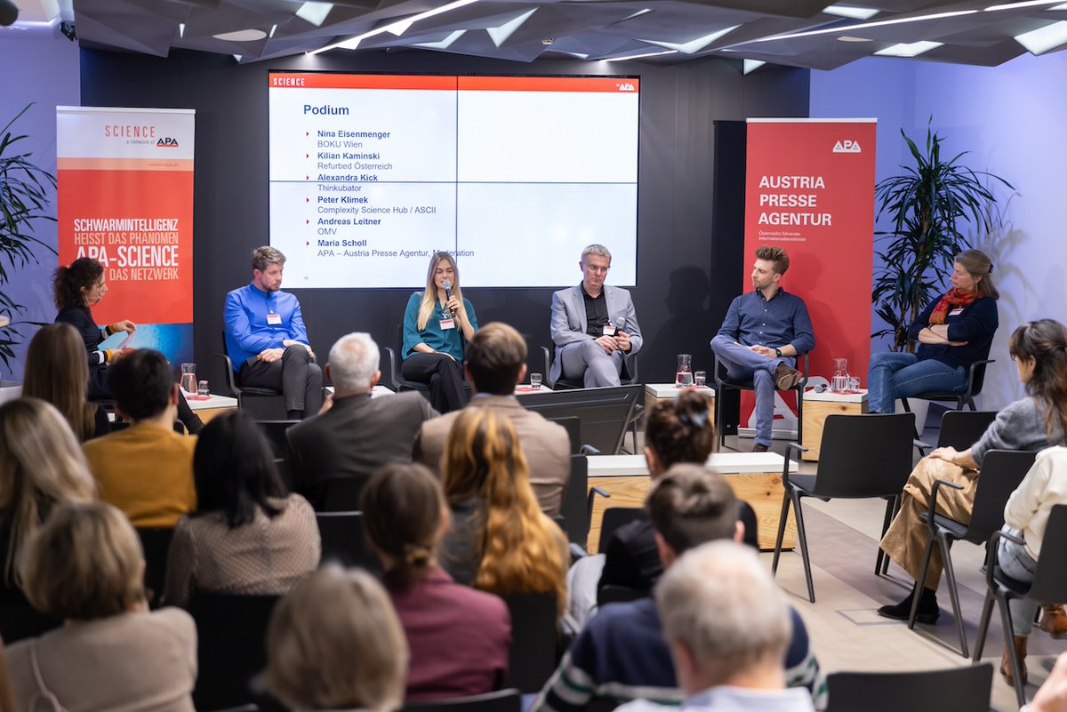 CSHVienna's tweet image. 🌍 🌱 Experts agree: The #CircularEconomy is essential in addressing #ClimateChange and conserving our planet&apos;s finite resources. But achieving this requires collective action and systemic change, as highlighted in a recent discussion on the &quot;Future of Circular Economy?&quot; hosted…