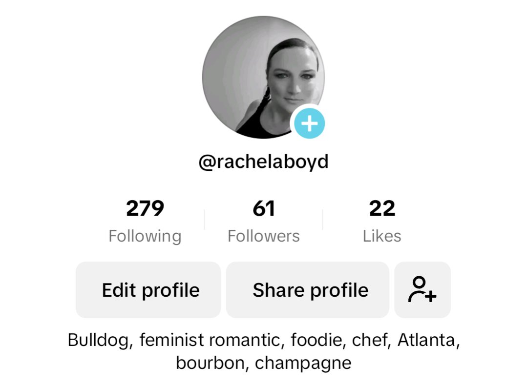 RachelABoyd's tweet photo. You can also find me where the skies are blue, in the sewing box 🧵, and the clock app ⏰. https://t.co/UpQSE3i29j
