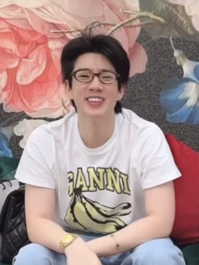 pws_xxv's tweet photo. ใจบางเลยกู🫠🤍✨ https://t.co/iAOPqkL0MK