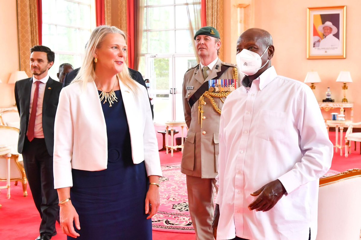 UKinUganda's tweet photo. H.E. @LisaJChesney presented her credentials to H.E. @KagutaMuseveni yesterday &amp; emphasised her commitment to strengthen the UK’s bilateral relations with Uganda across various sectors. https://t.co/zyMUucEtNX