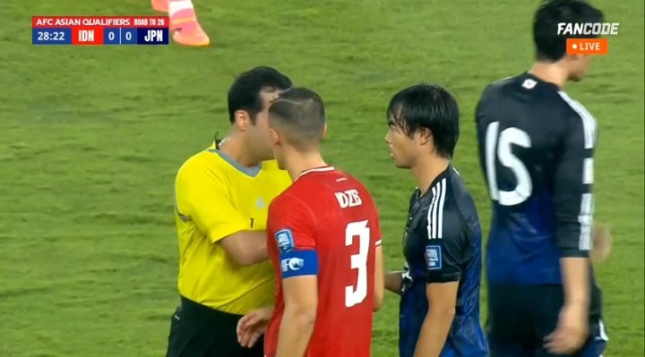 satria_gigin's tweet photo. Kevin diks menjadi ancaman bagi timnas jepang, bahkan mitoma kena kartu kuning gara-gara sengaja sikut kevin diks.

Apresiasi buat kevin diks sejauh ini yang mainnya berkelas banget.

#TimnasDay https://t.co/17QfighoHv