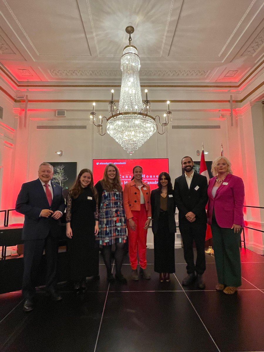 CanadienRU tweet media