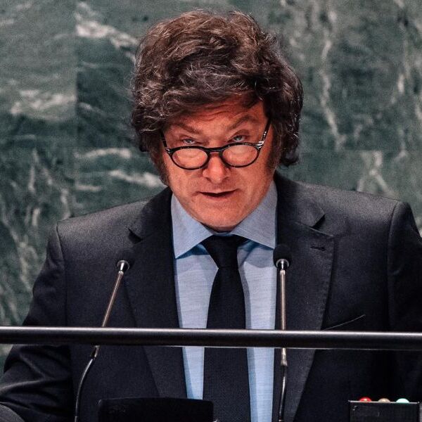 lekinpb's tweet photo. GENTEEEE NÃO ACREDITOOOOO que a Argentina foi o único país a votar CONTRA a resolução pelo FIM DA VIOLÊNCIA contra mulheres, na ONU !!
(segue🫰) https://t.co/BIE2qzxKjq