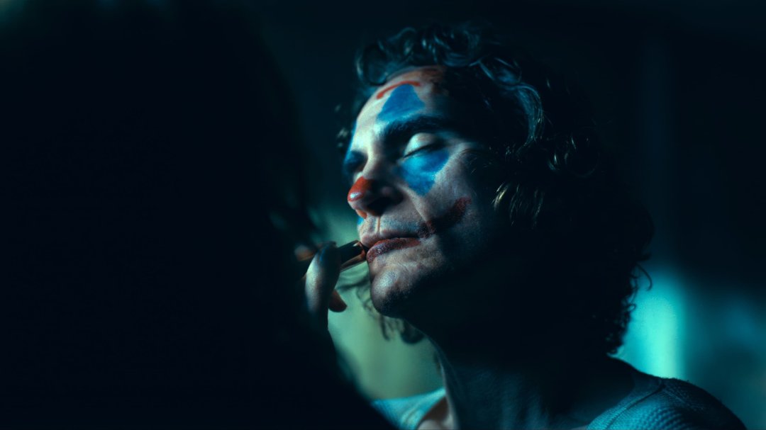 Nothing is what it seems. Enjoy Joker: Folie à Deux on Rakuten TV. 💜❤️ #JokerMovie #LadyGaga #JoaquinPhoenix