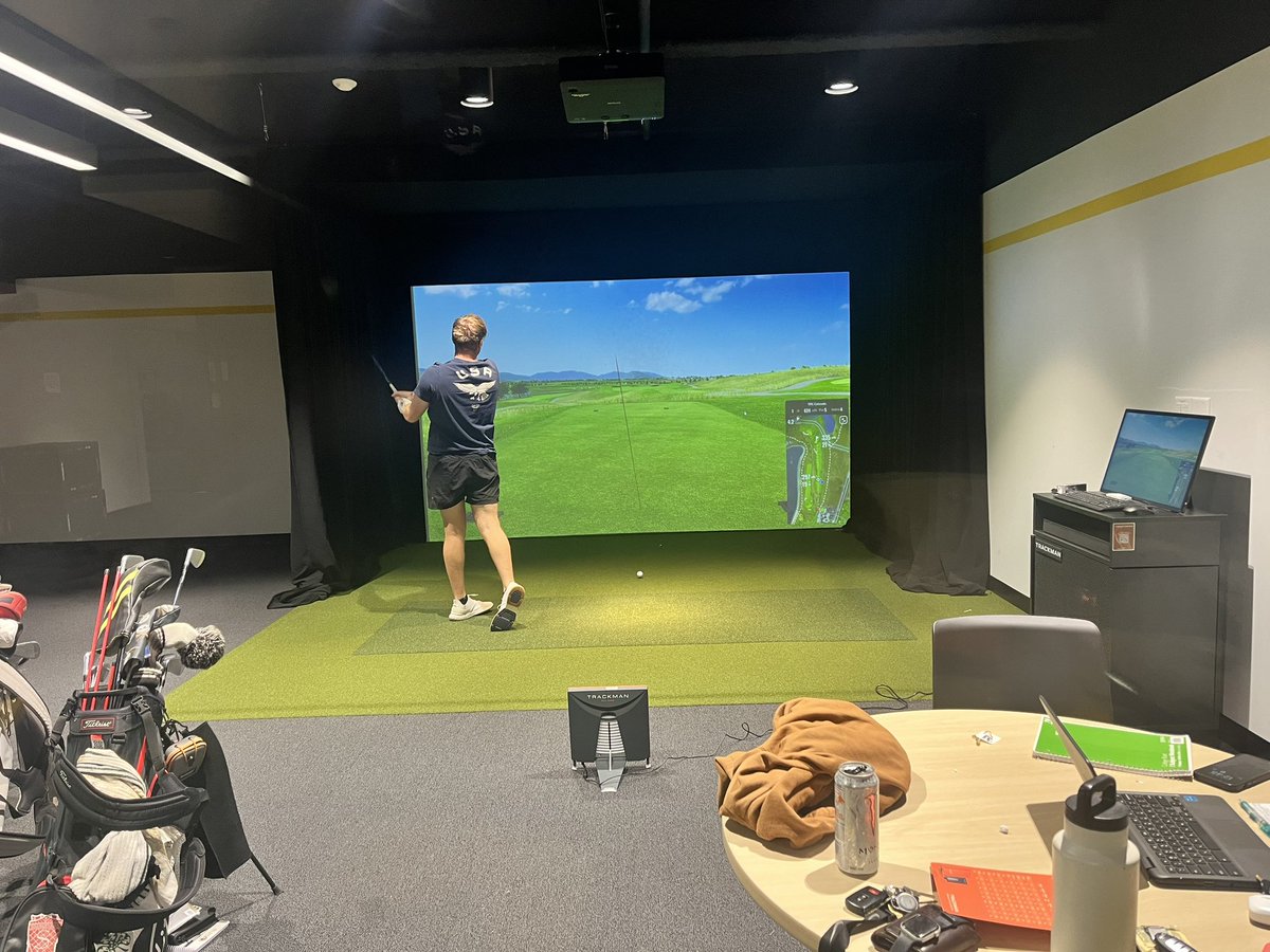 Here come the Braves! 
<a href="/TrackmanGolf/">Trackman Golf</a>  
#Fore