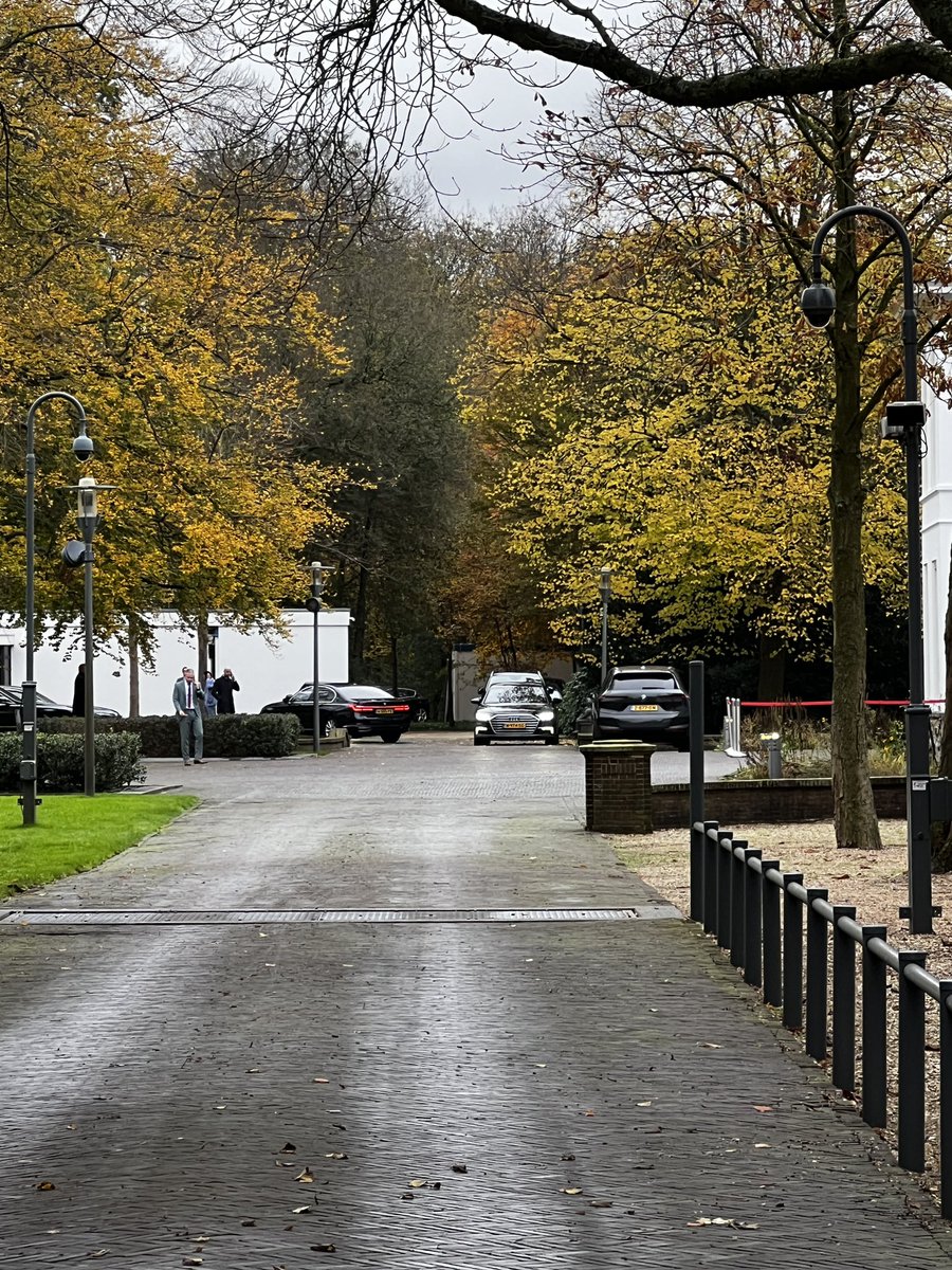 Crisis in het kabinet na aftreden van staatssecretaris Achahbar. Het is de vraag wat andere NSC-bewindspersonen gaan doen.