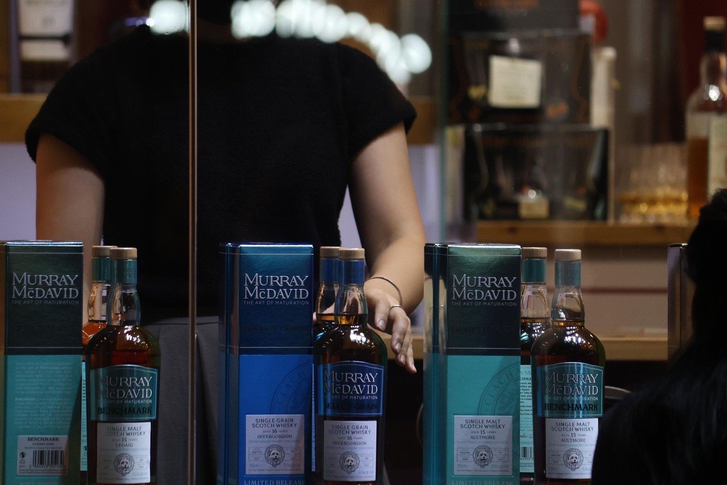 Murray_McDavid's tweet photo. We had a fantastic time at the #Caskells exclusive #MurrayMcDavid #whisky tasting last week in #HongKong π₯β¨
Huge thanks to our friends at #Caskells for their warm hospitality! π
#InspiredScotchWhisky #Scotch #ScotchWhisky #MMDEvents #WhiskyLovers #WhiskyTasting #MMDTasting https://t.co/zdG4SCxVX1