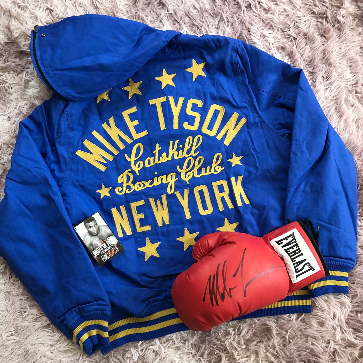 kazgearmania's tweet image. This side🥊 @MikeTyson 
Can't wait #PaulTyson 💥 #RootsofFight #Everlast