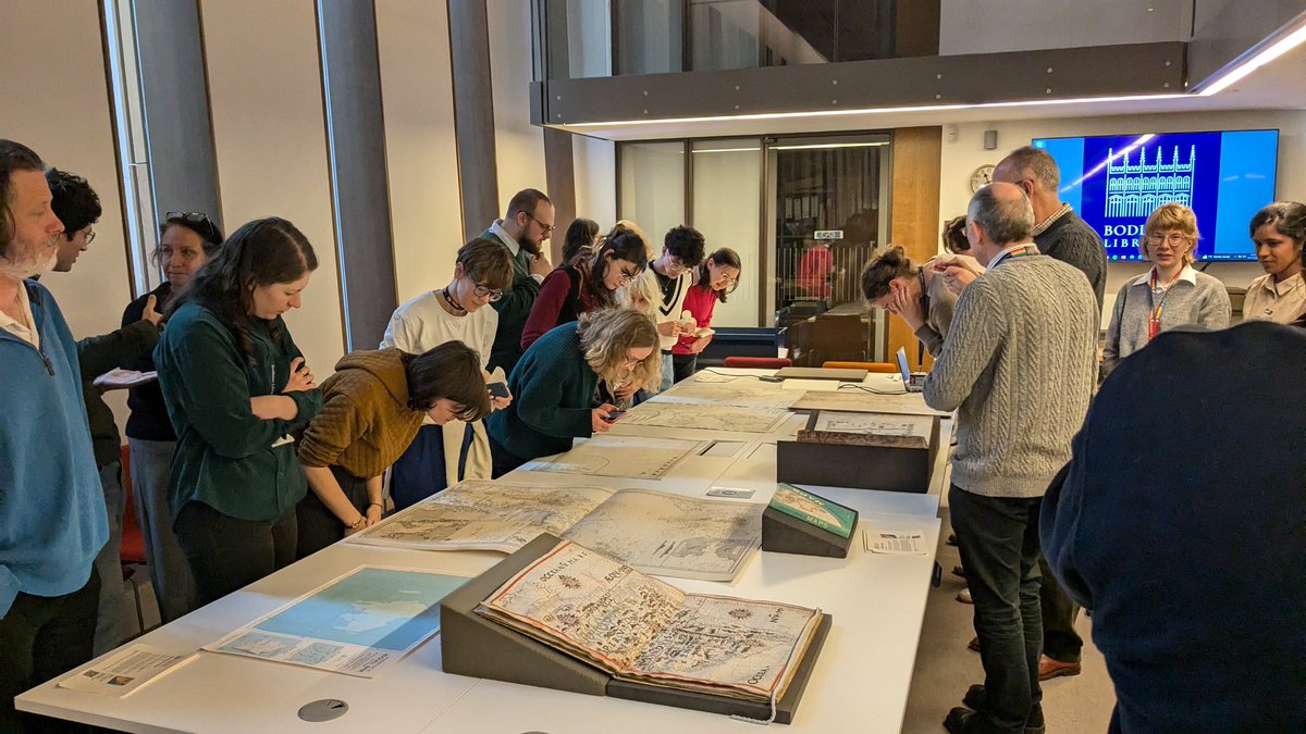 Action from this morning's <a href="/bodleianlibs/">Bodleian Libraries</a> #SpecialCollections coffee morning. <a href="/DebbietheduckH/">Debbie Hall</a> presenting on her new #AdventuresinMaps book from <a href="/BodPublishing/">Bodleian Publishing</a> with focus on #Rockall, road maps &amp; #Billericay. <a href="/_BRICMICS/">BRICMICS</a> <a href="/bcsmaps/">British Cartographic Society</a> <a href="/ISHMAP1/">@ISHMAP</a> <a href="/StanfordsTravel/">Stanfords</a>