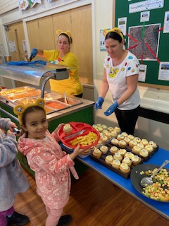 OverfieldsPri's tweet image. Thank you for helping us to raise £191  today for Children In Need.  The cook made some brilliant cupcakes  #mellorscatering