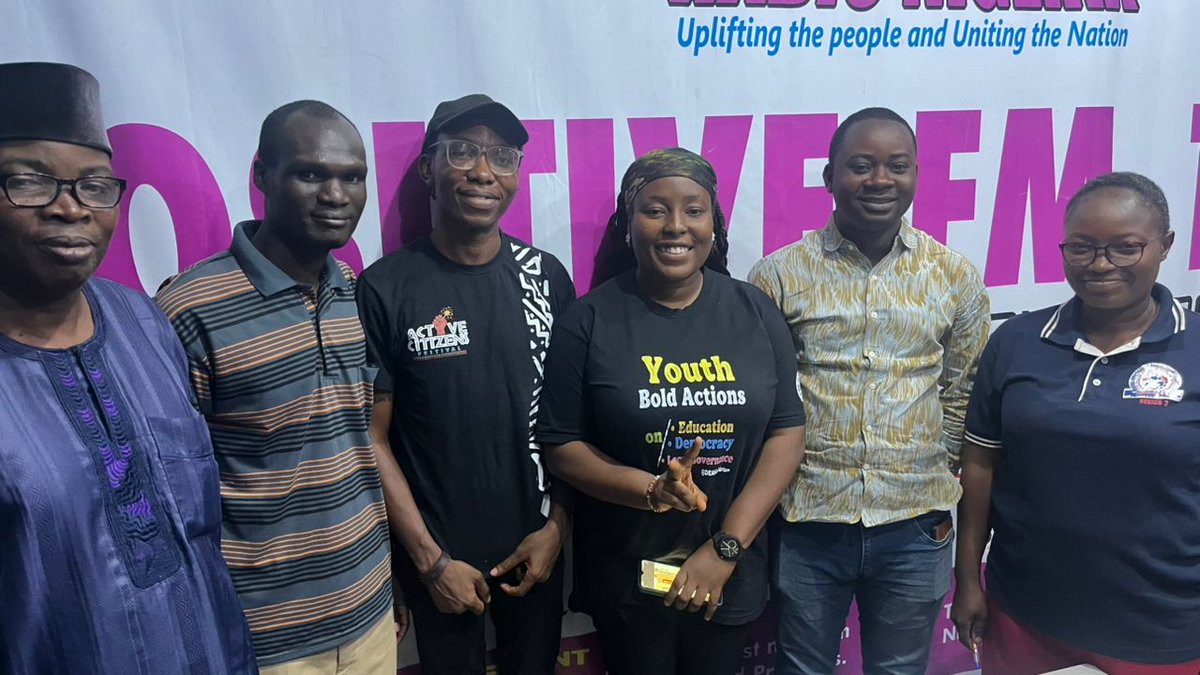 DEANinitiative's tweet photo. Yesterday we were on air on Positive FM Akure, Ondo State to share our views on Election in Nigeria. Majorly, @Mokikan_Eniola spoke on the need for women and young people to take part in elections. It is for everyone not only for the Men. Do not sell your Votes.
#iPledge2Vote https://t.co/ykhRfpZbDG