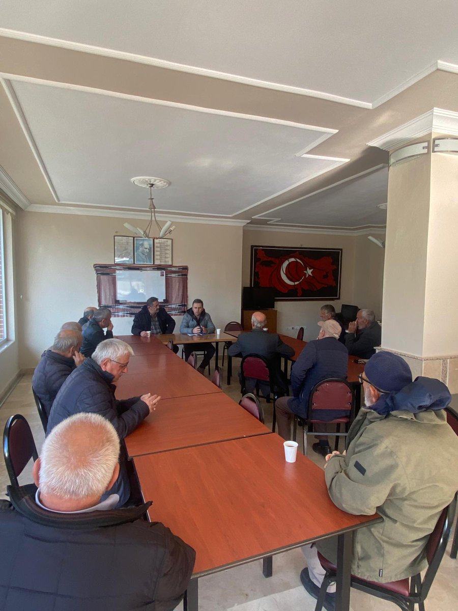 Trabzontarimil's tweet photo. Maçka İlçe Tarım ve Orman Müdürlüğü personelimiz tarafından üreticilerimizle #tarımsal #üretim #planlaması, #yeni #destekleme #modelleri, bölge tarım ve hayvancılığı adına 2024 yılı çalışmaları ve 2025 yılında yapılması planlanan #desteklemeler hakkında çalışmalar yapıldı. https://t.co/FQ7WvRPjzh