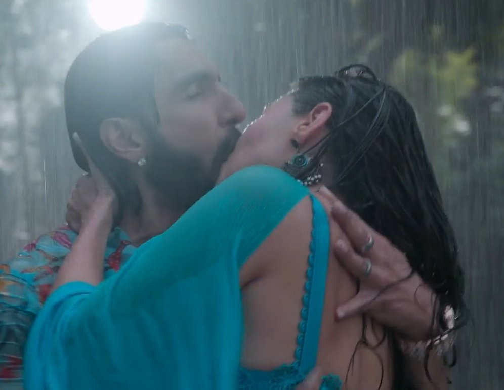 #AliaBhatt

Shy.                                        H0rny.