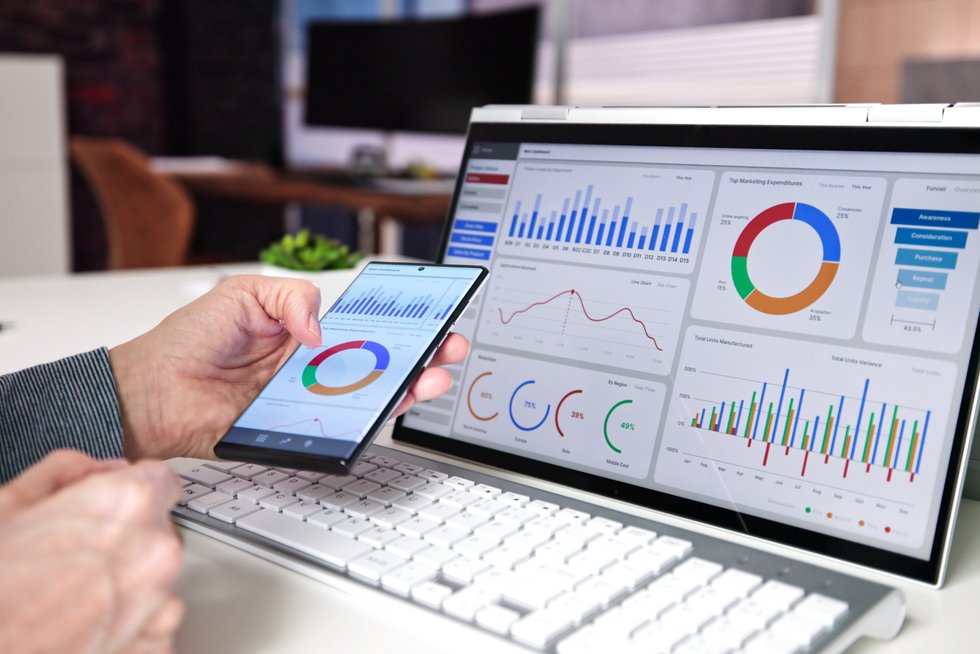 Is gut instinct being replaced by algorithms in hiring? 🤔 Predictive analytics can speed up recruitment &amp; reduce bias, but is it enough? Find out why blending data with human judgement is key to smart hiring. Read more here: recruitmint.com/predictive-ana… #Recruitment #HiringSuccess