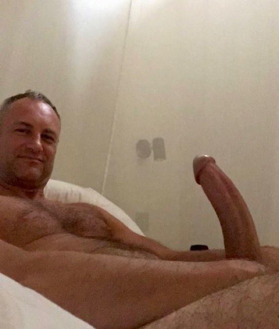 viidyss's tweet photo. can u handle daddy’s huge dick? 🤤 

😈 follow -> https://t.co/AgYizQimIN https://t.co/J8OlkqX8St