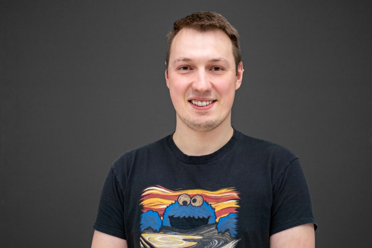 Congratulations to PoL postdoc Lukáš Pekárek @LukasPekarek1 from the Jahnel group <a href="/jjmajahn/">Marcus Jahnel 💛💙</a> for being awarded the prestigious Peter and Traudl Engelhorn Scholarship! Lukáš researches long RNA structure and their changes during phase separation.

Read more: physics-of-life.tu-dresden.de/news/2024/11/1…