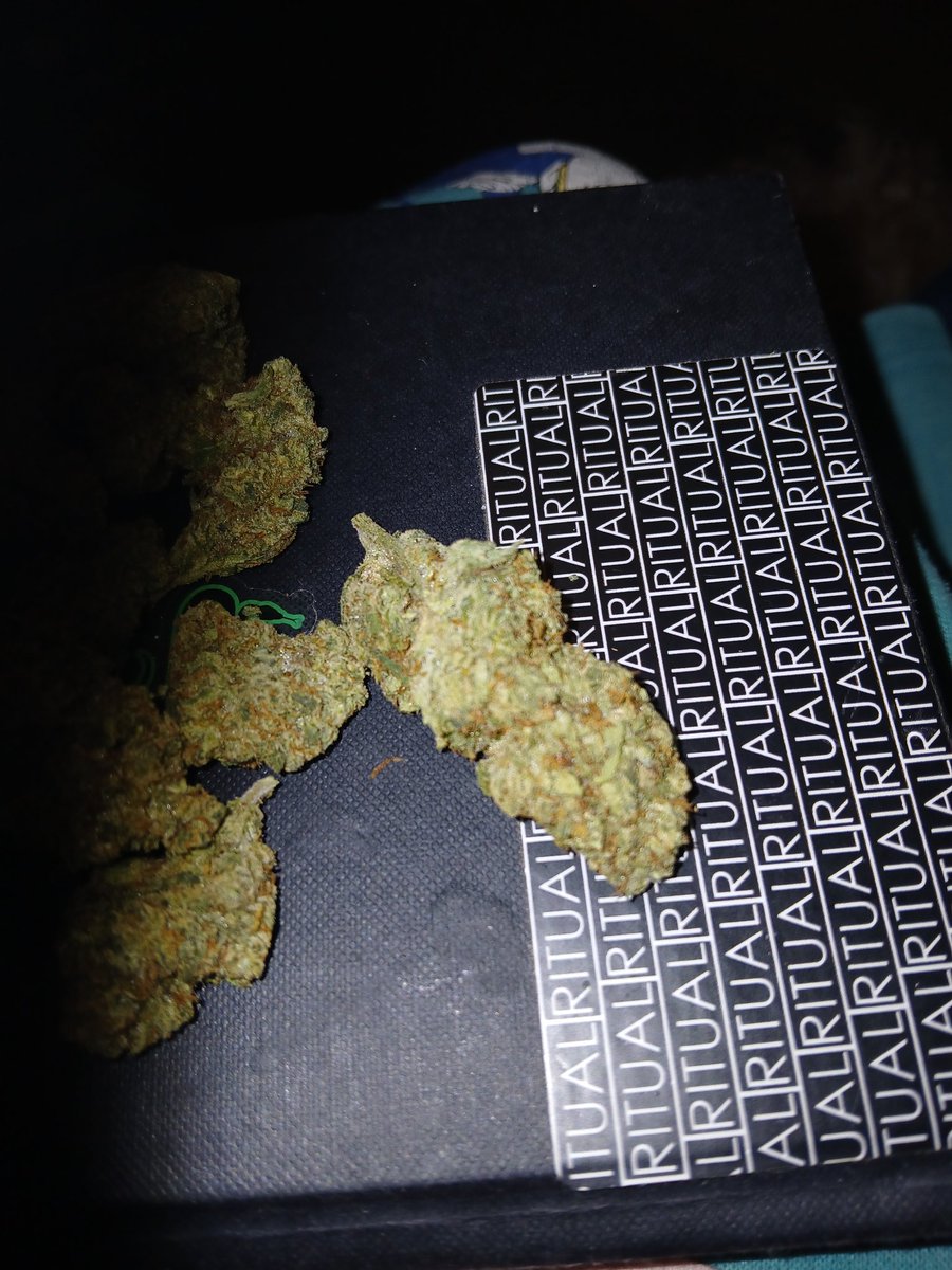 Zakkthemaniac's tweet image. Got a Oz of trainwreck from lit farms is 🔥