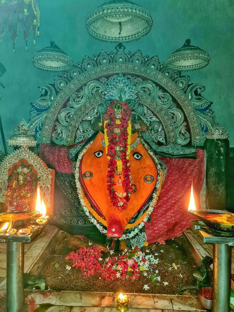 gyana_r_das's tweet photo. Blessed to have the holy darshan of Maa #Samalei #Sambalpur on auspicious Kartik Purnima. Amazed to see the beautification and development works done by the Govt around the temple. https://t.co/yvOUatpVhl