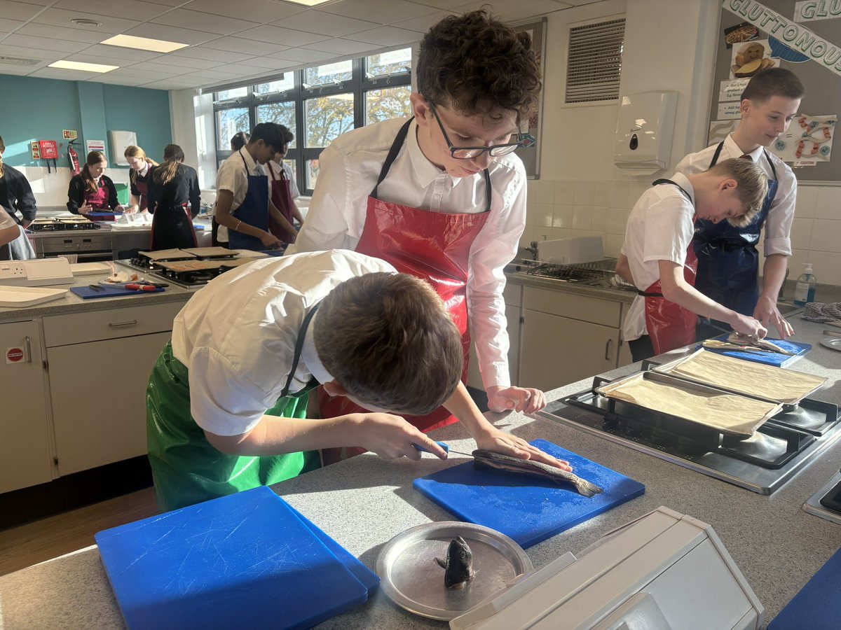 AGS_FT's tweet photo. Y10 got to grips with filleting Rainbow Trout this week, working in pairs to fillet a fish, pin bone it, then got to season and cook it and enjoy the delicious results, while discussing the nutrition benefits of eating a portion of oily fish each week. #highskills #consolidation https://t.co/QatrqSGNm9