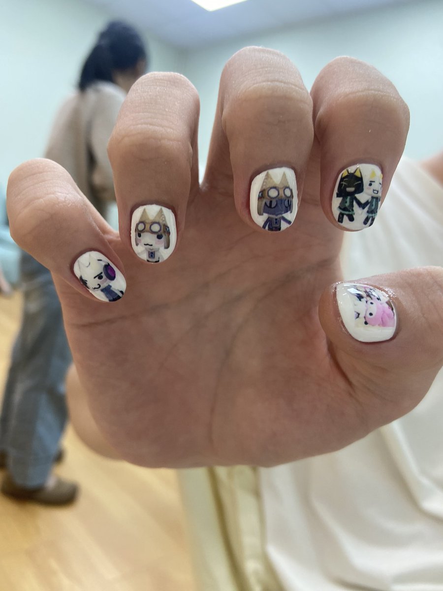 aaaaaaaaaopkk's tweet photo. 我做了美甲，如果有任何想说的事情，欢迎私信我，因为我们素不相识，我无法告诉任何你身边的人 https://t.co/hpzoiJWC7u