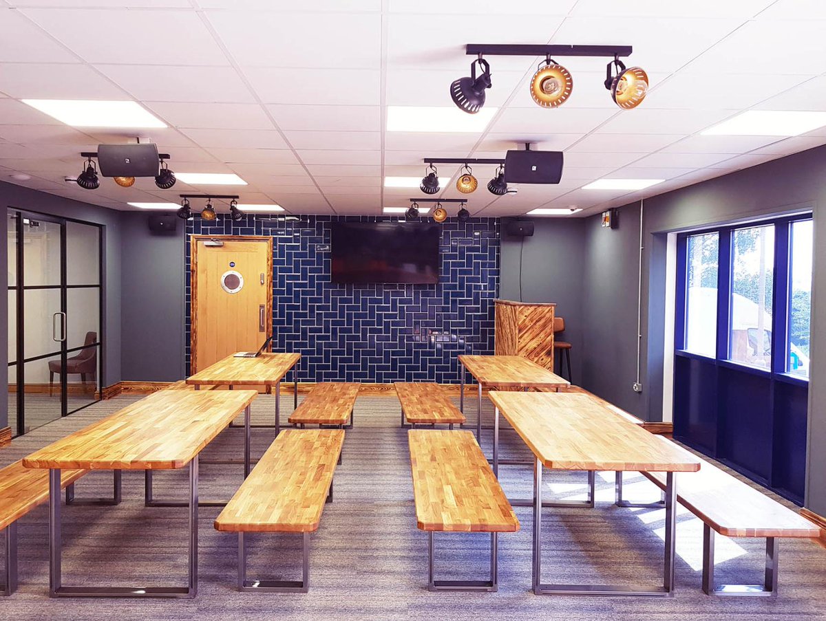 Audioserv Ltd, with CUK Group, set up audio at Roxy HQ. They used AUDAC gear for immersive sound, adding amps for control. This installation exemplifies the seamless integration of advanced audio technology into modern environments.  
#avtweeps #proav #av #powersoft #audac