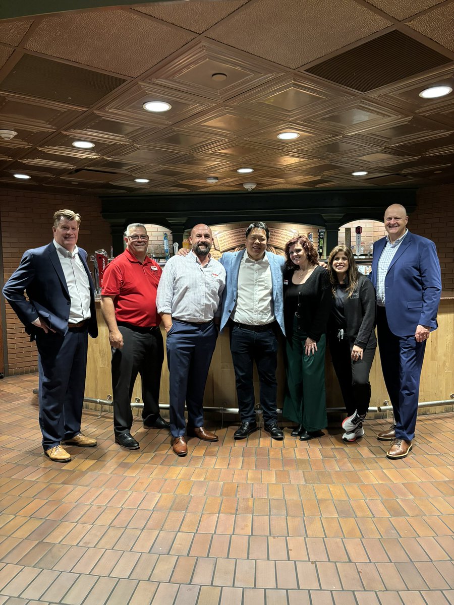 Packed house at the Lager Room @ Anheuser Busch in STL last night! Special thanks from the team <a href="/CookMedSurg/">Cook Medical--MedSurg Division</a> to <a href="/DrBloodandGuts/">Andy Tau, MD</a> for traveling 825 miles to speak on his clinical expertise in bleed management🩸 highlighting Hemospray!