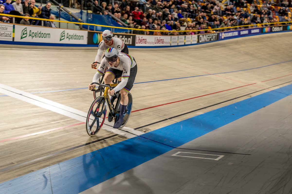 KNWU's tweet photo. De ticketverkoop voor het NK Baanwielrennen 2024 in samenwerking met @Profcycling is LIVE! Zorg dat je erbij bent van 27 t/m 29 december 2024 in Omnisport Apeldoorn en scoor je tickets nu via https://t.co/ssfuTaS3ym! https://t.co/wLIW2BBtca
