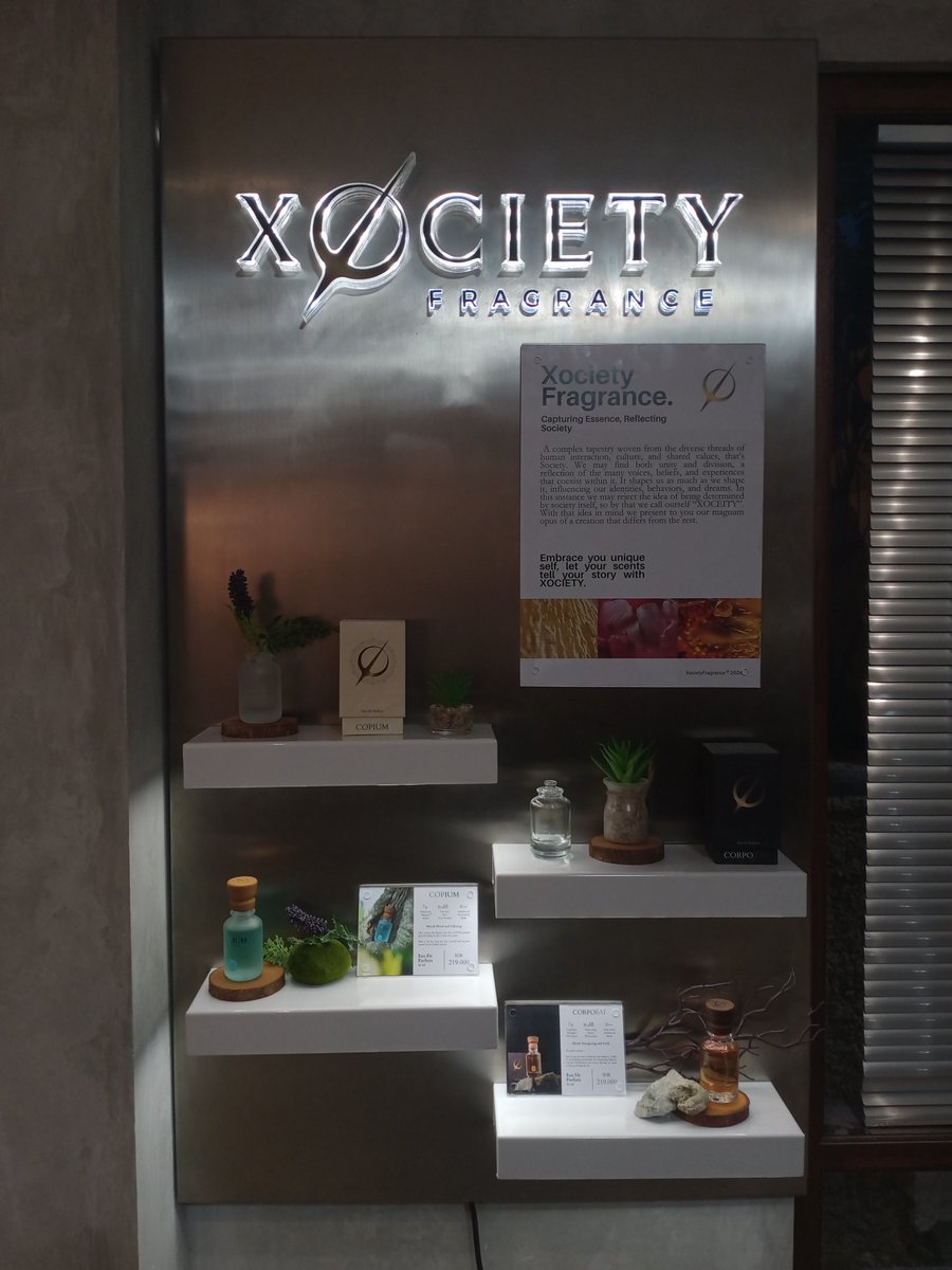 yourxociety's tweet photo. Kita akhirnya udah buka booth offline pertama kita nih!!
Letaknya di Navigasi Coffee, coffee shop nomor satu di Cikarang Baru 👀

yuk temen2 disekitar Cikarang atau yang mau main ke Navigasi Coffee bisa nih sniff-sniff aroma parfum kita💕

#XOCIETY #xociety_fragrance https://t.co/xsQ3cm5tmN
