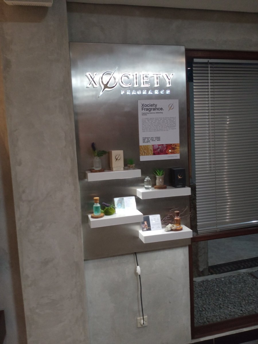 yourxociety's tweet photo. Kita akhirnya udah buka booth offline pertama kita nih!!
Letaknya di Navigasi Coffee, coffee shop nomor satu di Cikarang Baru 👀

yuk temen2 disekitar Cikarang atau yang mau main ke Navigasi Coffee bisa nih sniff-sniff aroma parfum kita💕

#XOCIETY #xociety_fragrance https://t.co/xsQ3cm5tmN