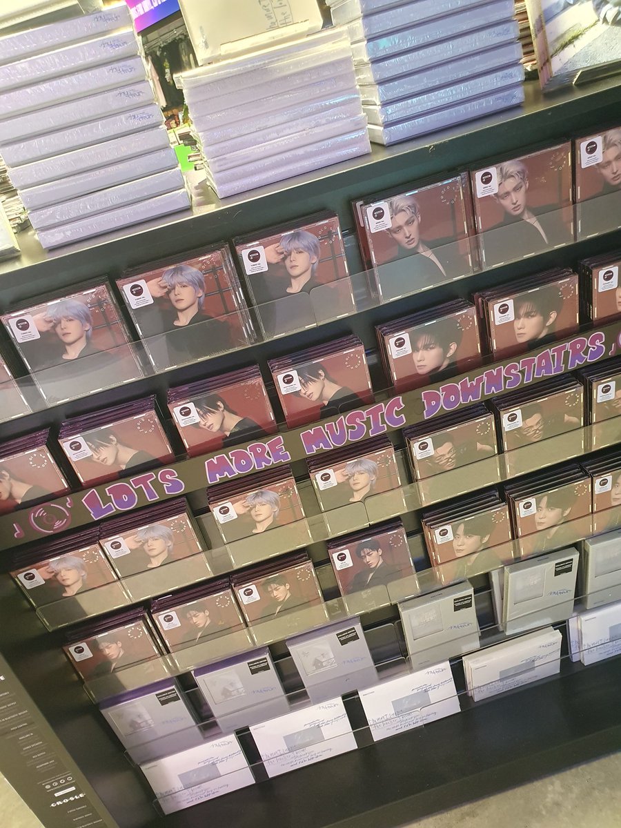 no1likeice's tweet image. Biggest apologies to Oxford Street HMV staff for me being the first person in through the door, time until my flight was very limited 😭 But! Goods secured in London, UK, next stop Berlin 👀 @ATEEZofficial @hello82official @hello82EUROPE #MyLocalHMV #hello82 #82giveaway