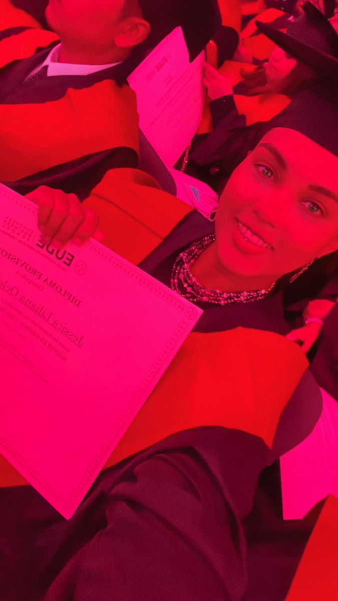 jimmyocles's tweet photo. Hoy mi hermana recibe su título de Máster en Gestión y Tecnología Ambiental en España, y desde Brasil la aplaudo con el corazón lleno de orgullo.
Esto es por ella y por mamá. 🫶🌟
#EUDE #EUDEgraduación #Ocles https://t.co/qIUqstfbNH