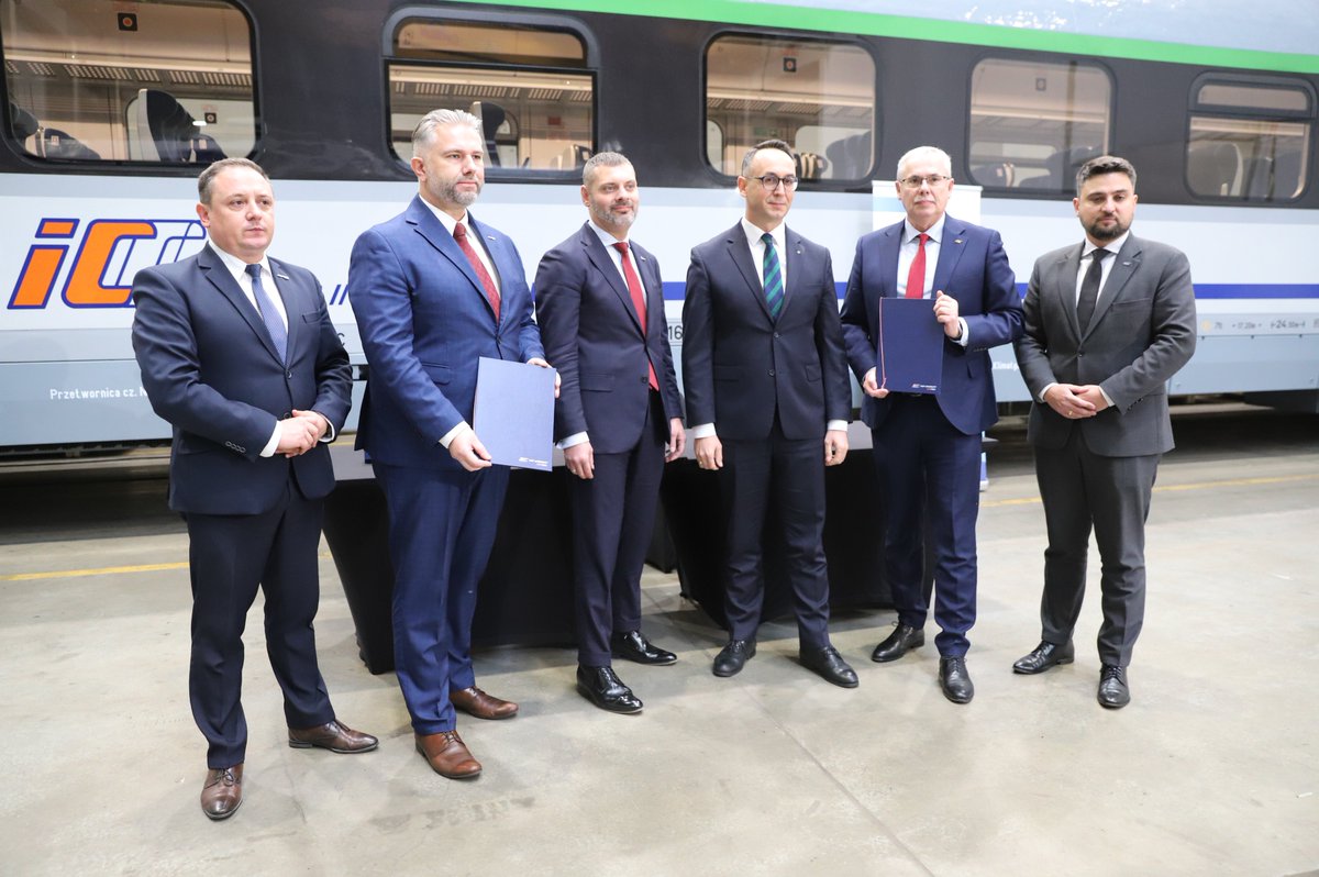 PKP Intercity tweet media