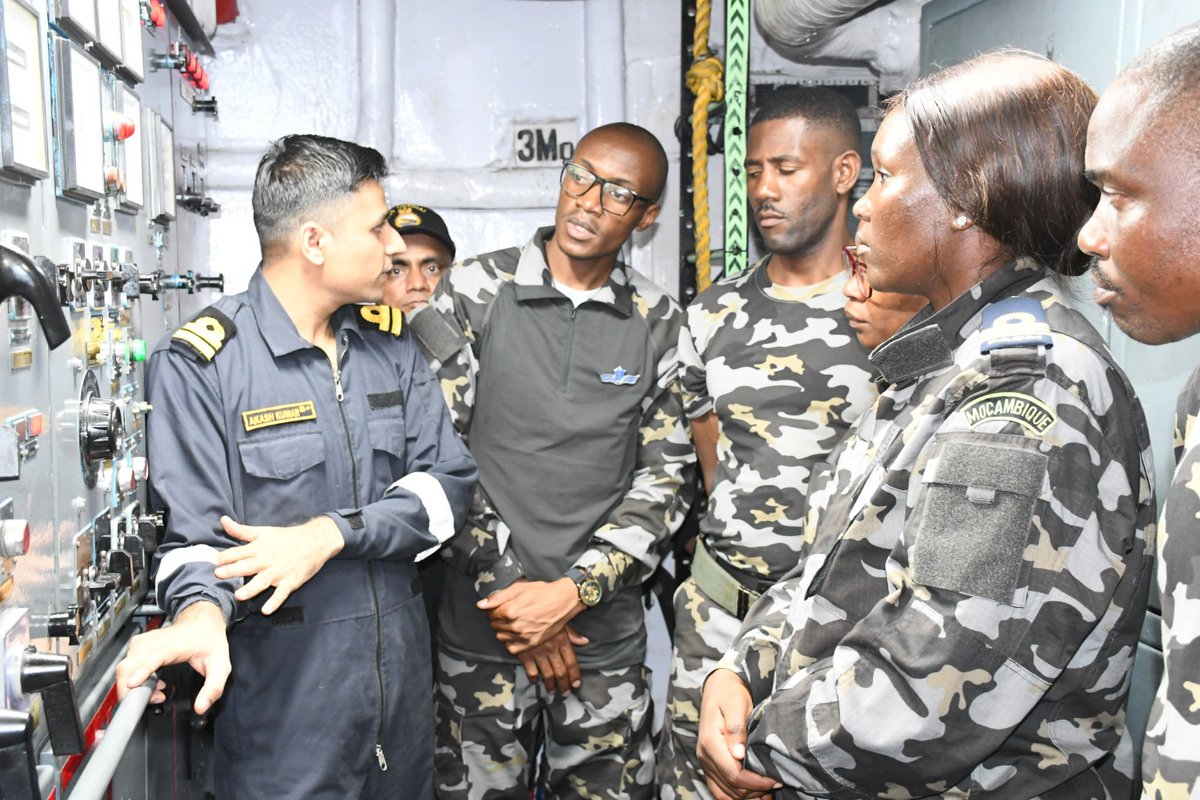 indiannavy's tweet photo. A united front for maritime safety! 

#INSGharial, on departure from Port Nacala, Mozambique, undertook joint #EEZ patrol with #MozambicanArmedForces personnel embarked from 12 to 13 Nov 24.

During joint EEZ patrol, the sea riders were also imparted training on #NBCD, #VBSS, Engine & Switchboard controls.
🇮🇳-🇲🇿 🤝

@IndiainMoz