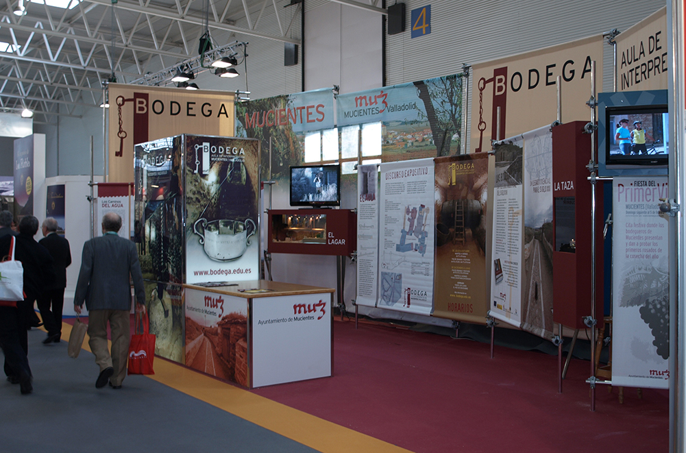 Hasta el día 17, la <a href="/feriavalladolid/">Feria de Valladolid</a> celebra su 27 Feria Internacional del Turismo #INTUR. #Mucientes participó con espacio propio en las ediciones de 2007, 2008 y 2009, promocionando el entonces incipiente turismo enológico. Su <a href="/bodegaaulamuz/">bodega.aulamuzvino</a> fue la propuesta estrella.