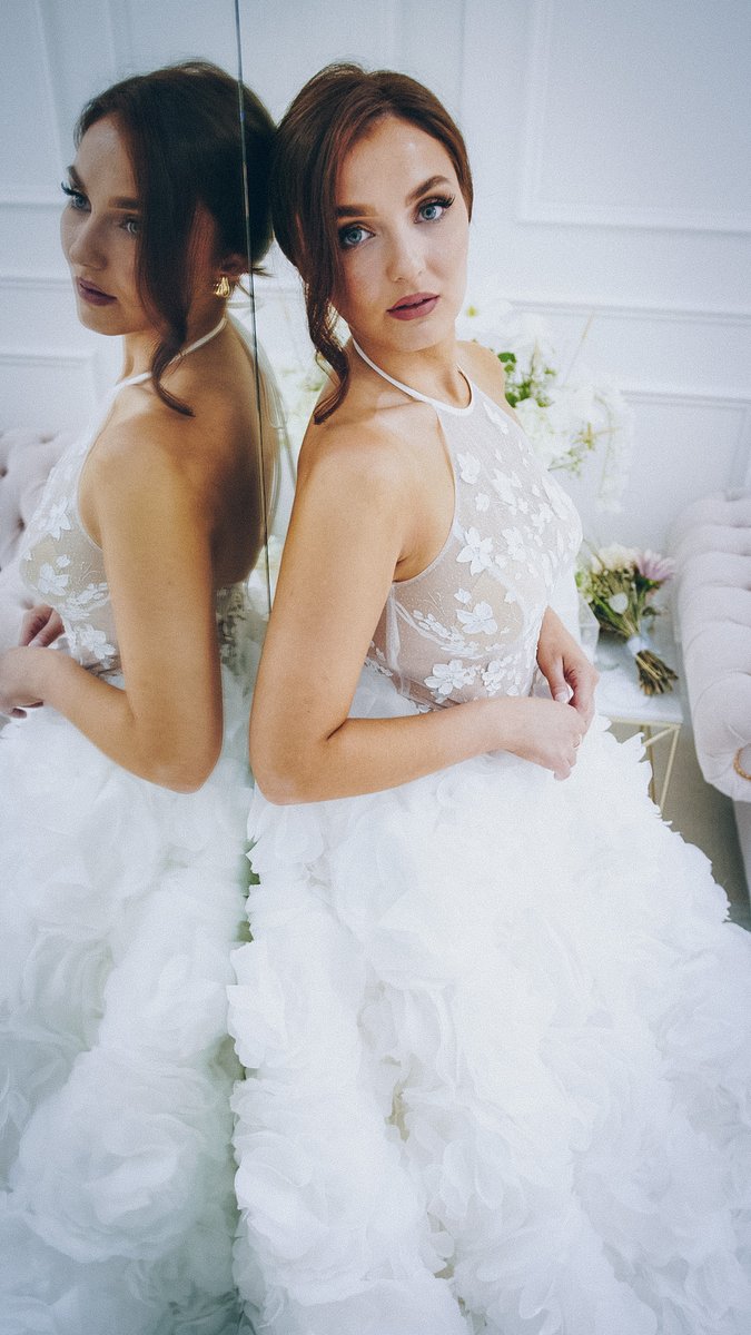 Just wrapped up an incredible shoot for The White Collection in Glasgow. 🎥✨ Stunning wedding dresses, amazing models, and so much fun on set! Social content like this really helps brands shine online, and I love being part of that journey. 💍👗
#WeddingDress
#ContentCreation