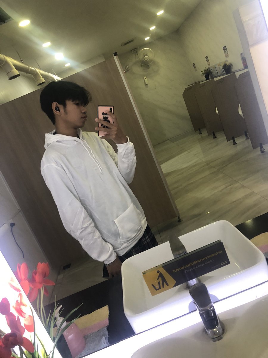 KKMoJi3's tweet photo. โสดให้เด็กมันดูไปดิ https://t.co/L2zTr3QNpc