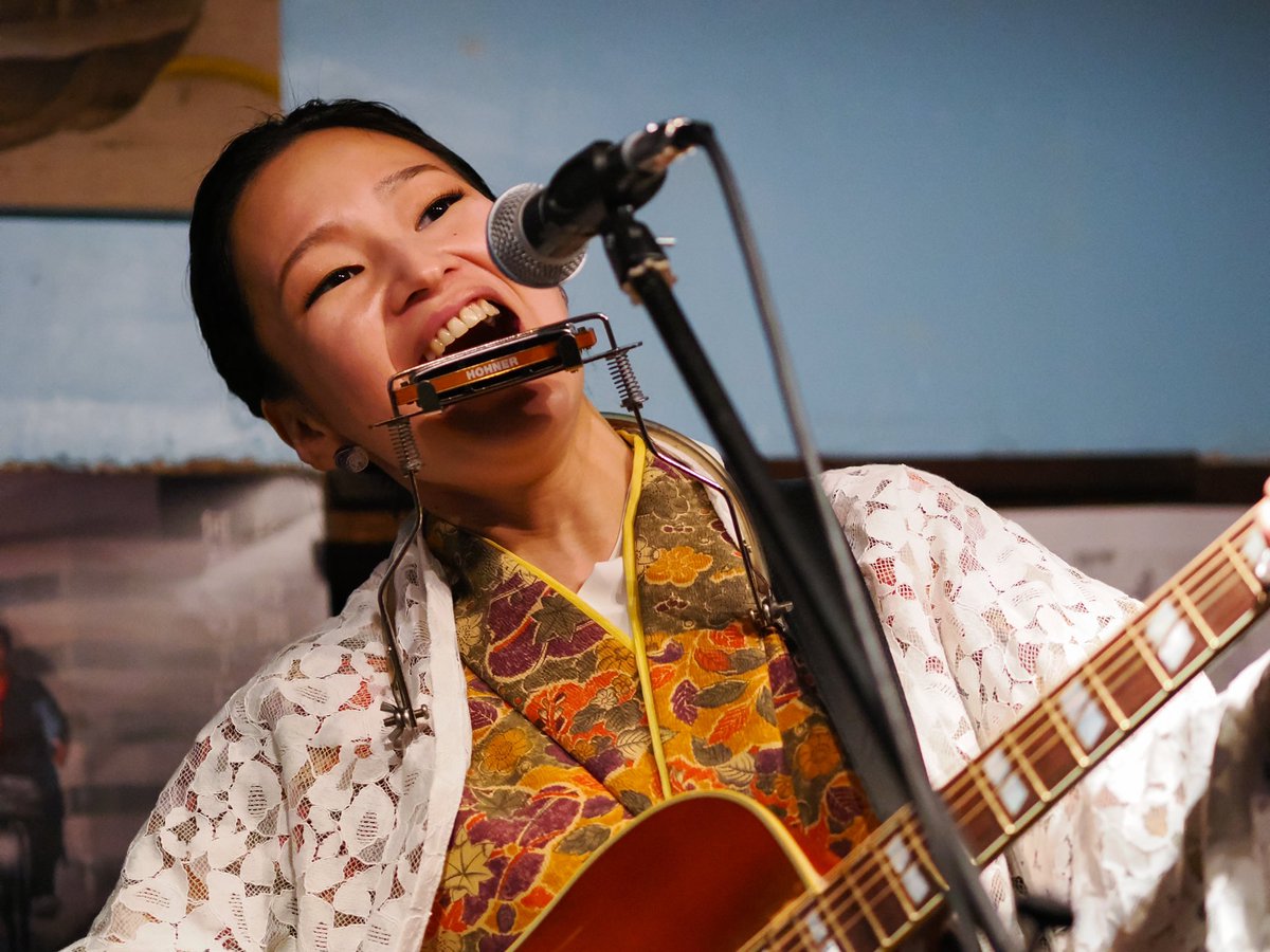 音楽のある夜
・ライブ@ミカカカフェ
・　日曜夜のライブ
・　　静の中に動のある彼
・　　動の中に静のある彼女
・　どちらも良く、でした。
・
#奥田舞子 #久保モリソン
#音楽のある夜 #ミカカカフェ
#olympus #オリンパス
<a href="/maikoc5/">奥田舞子</a> <a href="/amorrisonk/">久保モリソン</a> ＠mikakacafe