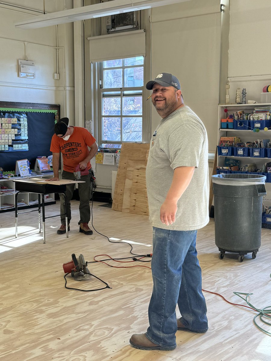 Public School 72 tweet media