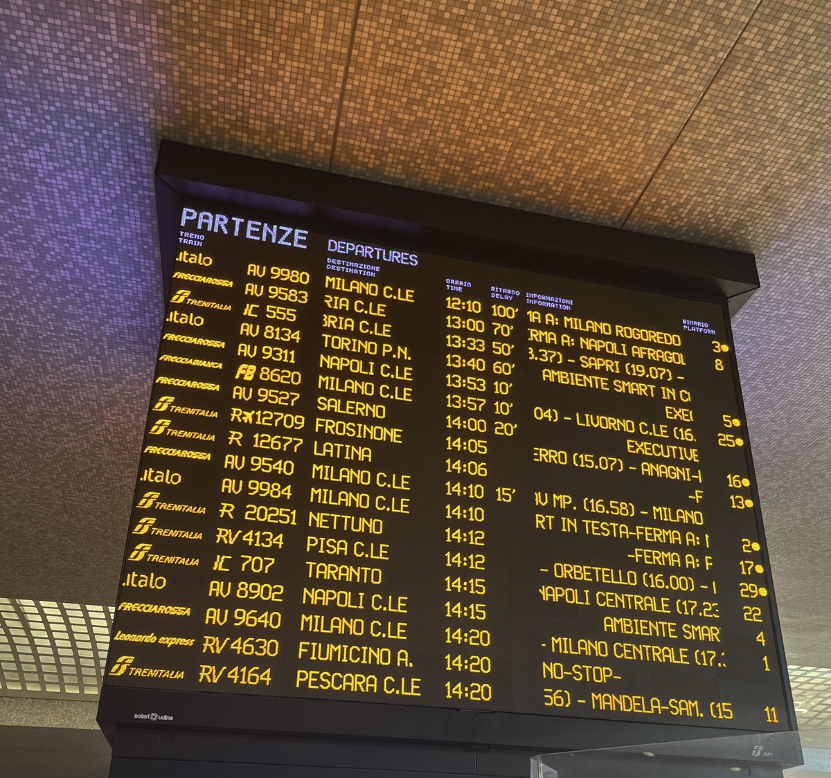 fedeli_paolo's tweet image. Comunque anche  a #RomaTermini non male per quanto riguarda i ritardi #treni.
Evvai #Salvini