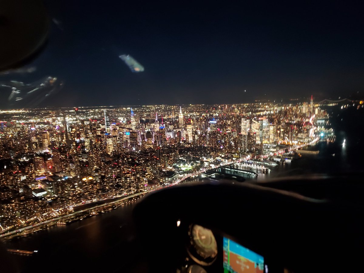 P1L0T's tweet photo. The Hudson Corridor is still one of the coolest flights you can do in the Northeast.
#flying #aviation #NYC #Manhattan #HudsonCorridor #HudsonRiver #citySkylines #nightLights #cityLights #Cessna #pilots #FreedomTower #EmpireStateBuilding #GWB #GeorgeWashingtonBridge #USSIntrepid https://t.co/EEkg4PKF0H