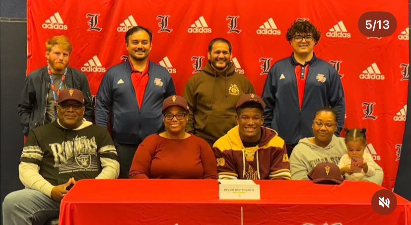 MelvinWhitehe18's tweet photo. Melvin Whitehead III Officially a Sundevil!!🔱🔱
#ag2g #signed #doinitforgranny #forksup https://t.co/f0I5S8KEwG