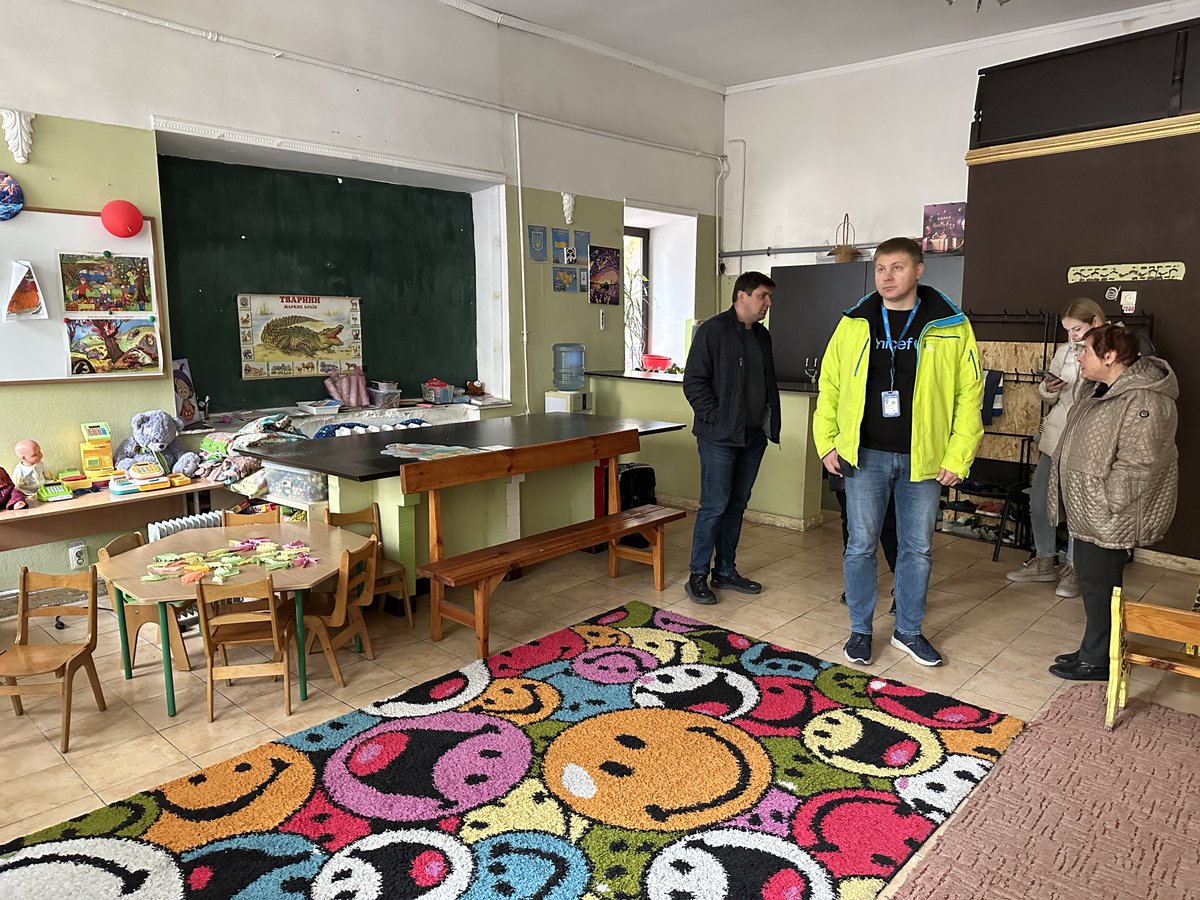 A school in Odesa was damaged by last night's attack. The anti-shatter film that UNICEF installed with <a href="/EduCannotWait/">Education Cannot Wait</a> support kept broken glass in window frames, reducing classroom damage and risk to children's safety. 

Children must be able to continue learning safely amid war.