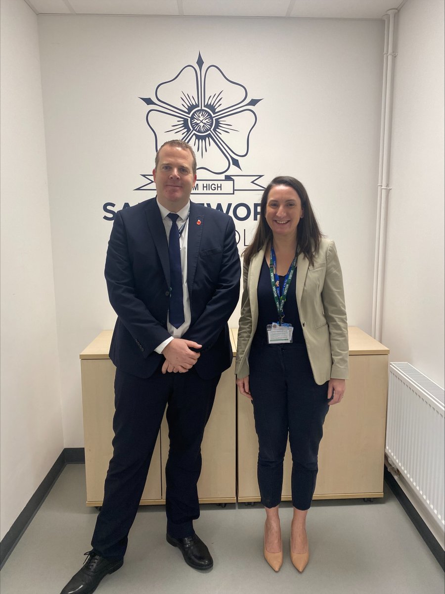 KinderLangNW's tweet image. 🚗 Today one of our Hub SpTs @MMassey_Kinder was at @saddleworth_sch for their first #LanguageHubs visit of the 24/25 Academic Year. It was great to see some of the amazing work they&apos;re doing!