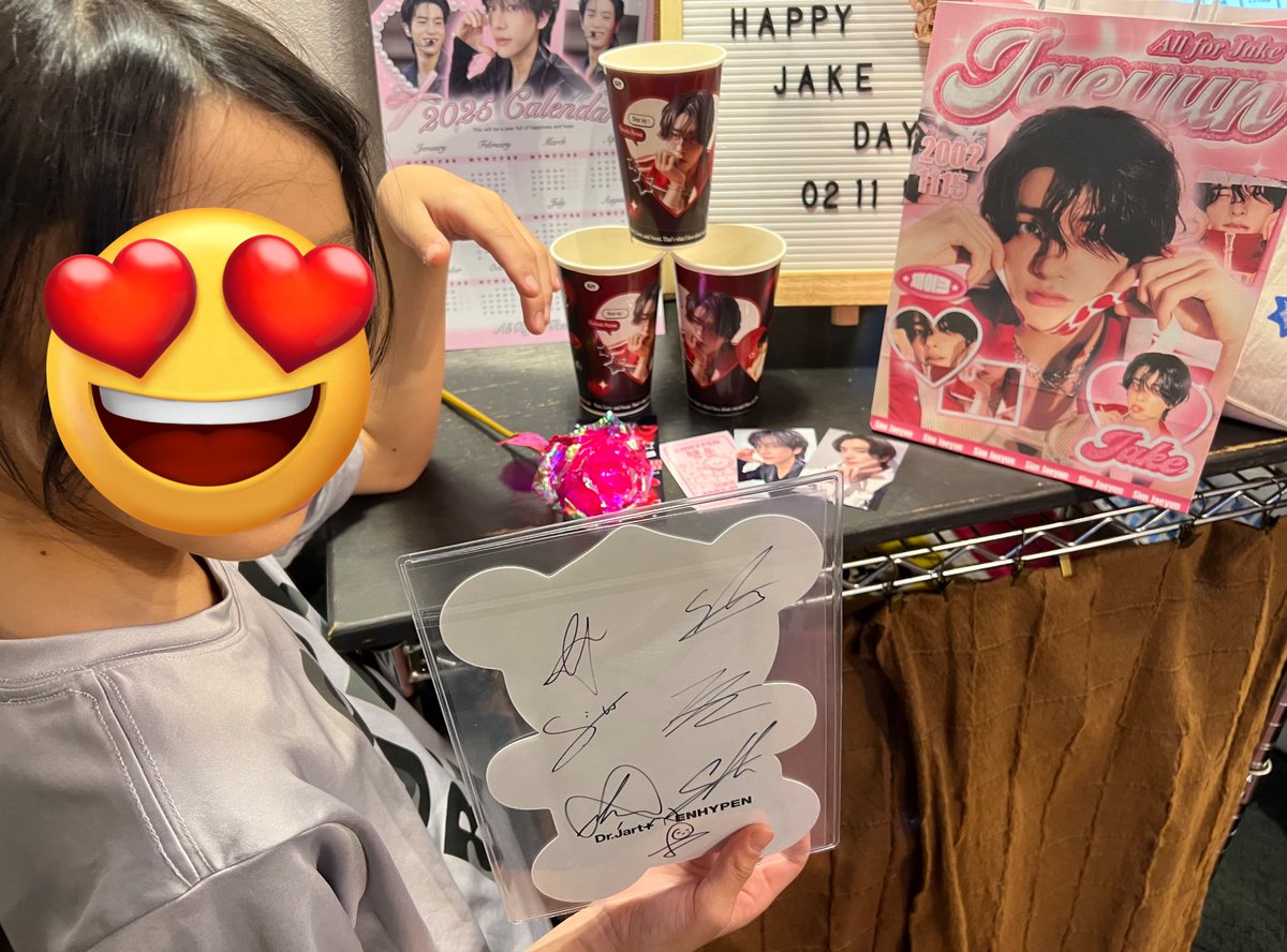なんと❣️ENHYPENのサイン入りカードに当選〜😍

ジェイクセンイルの飾り付け前に届いたので一緒に🦮🧡
ジョンウォンのサインこれだね🐈‍⬛ってしっかり分かってる娘でした💙　

大切にします❣️
ありがとうございます🙇‍♀️

<a href="/drjart_jp/">Dr.Jart+</a> 

<a href="/ENHYPEN_members/">ENHYPEN</a> <a href="/ENHYPEN/">ENHYPEN OFFICIAL</a> #ENHYPEN #엔하이픈