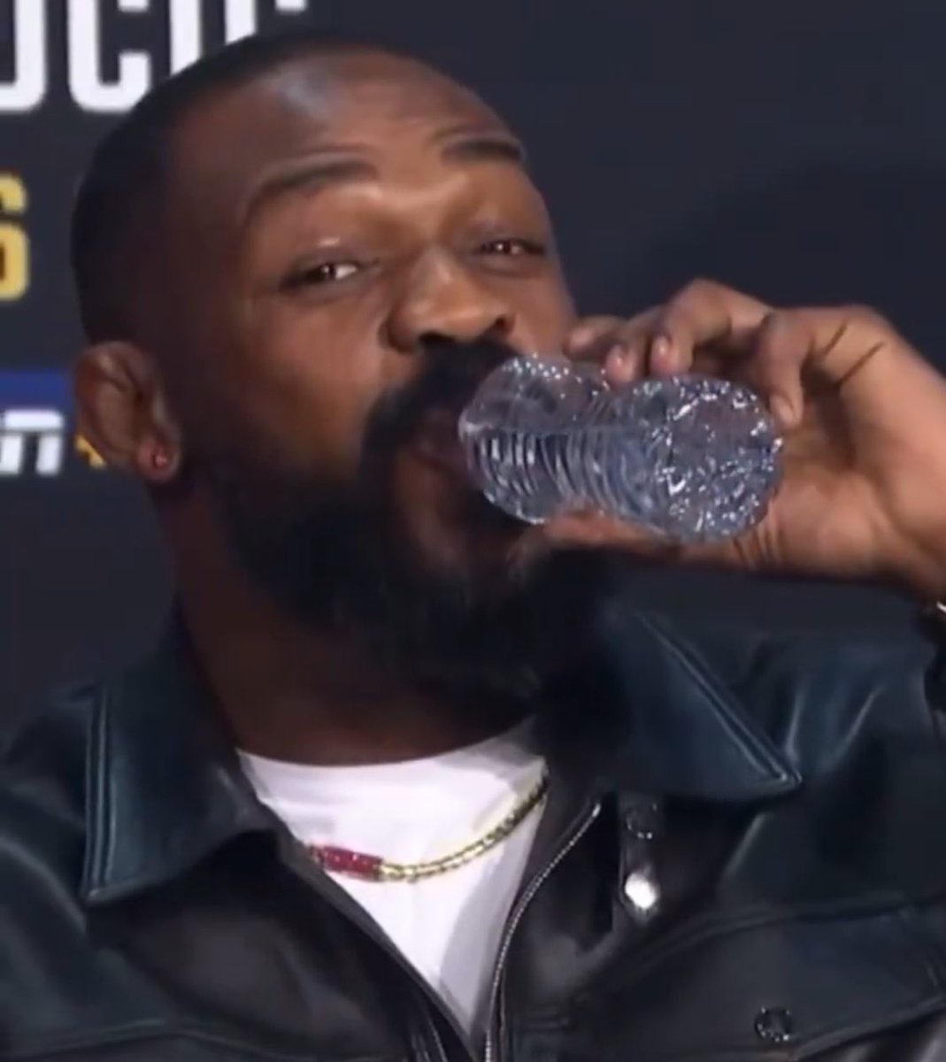 RumbleReports's tweet photo. 🚨 Is Jon Jones dodging Tom Aspinall damaging his GOAT status? 🤼‍♂️

Jones has openly dismissed Aspinall, calling him a "nobody" despite Aspinall's impressive run. Claiming Tom to be an asshole, siting that as his reason for not wanting to fight him.

With a legacy built on facing the best, is Jones risking his reputation by bypassing the interim champ? 
Jones says he's focused on legacy fights, hinting at a potential blockbuster with Alex Pereira instead. 🤔

What's your take, MMA fans? Is this a strategic move or a blemish on #JonJones' legacy? 

#UFC #UFC309 #MMA #LegacyFight #Aspinall
