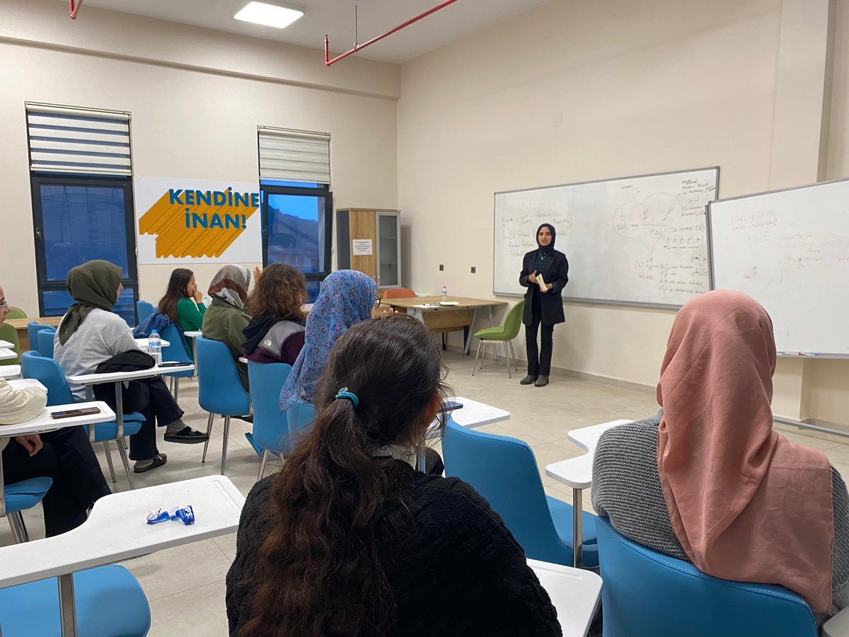 YalovaKYGM's tweet photo. 📍Dilşad Hatun Öğrenci Yurdu 

Öğrencilerimizin günlük hayatlarında kelimeleri daha güçlü ve anlamlı kullanmaları için yurdumuzda 'Diksiyon Kursu' başlamıştır. https://t.co/jx7Qxz2JNs